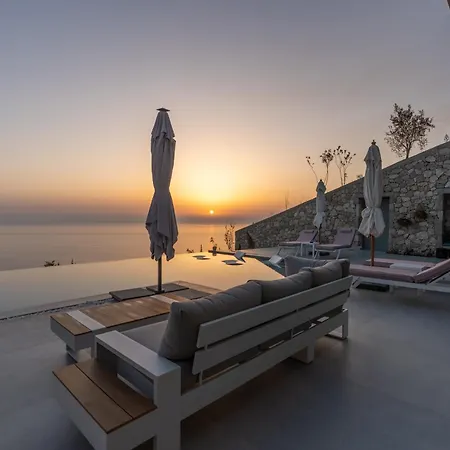 Lulu Lefkada فيلة